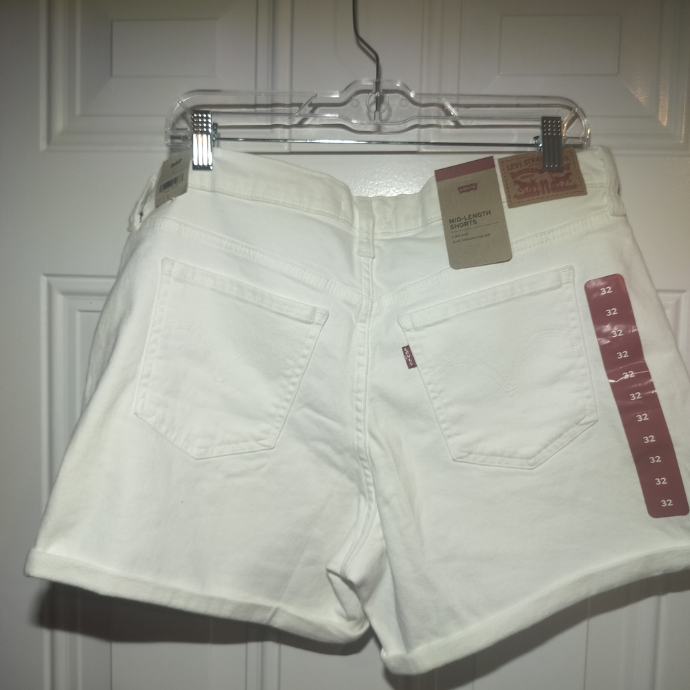 Levi’s Women’s White Denim Mid Length Shorts Size 32 Cuffed Hem New with Tags - Picture 2 of 7